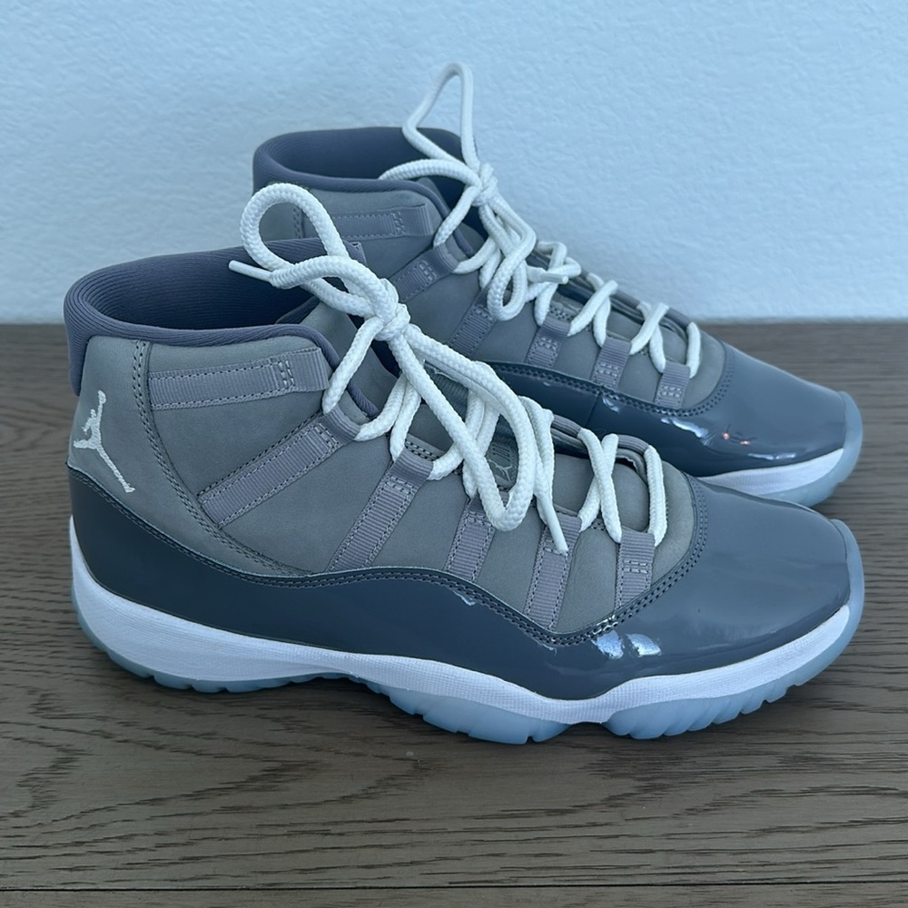 Air Jordan 11 Cool Grey - Size 9 Men’s - Used